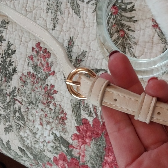 Lauren Conrad large crossbody/clutch. NWOT Off white color. - Picture 5 of 16